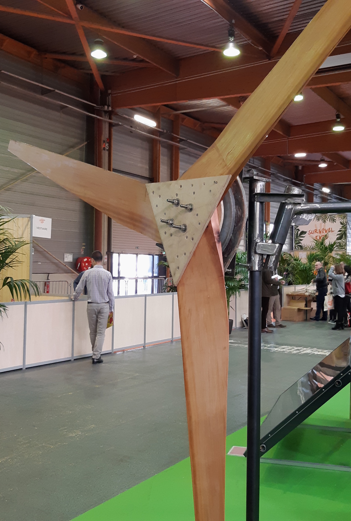 Éolienne à fabriquer soi-même au salon du survivalisme 2019